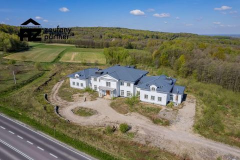 Lokal na&nbsp;sprzedaż - 21